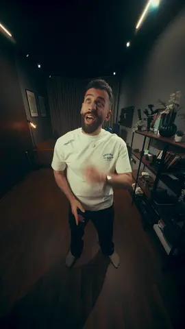 كيف تسوي افكت الانتقال بالزمن في الدافنشي 🎨🎬 . . مهتم بالتصوير والمونتاج؟ تابع حسابي! @moumen.612 @moumen.612 . وإذا اول مره تشوف حسابي، إسمي مؤمن طلال مصور فيديو 🎥 واعشق المونتاج والتلوين على برنامج الدافنشي ويزولف 🎬🎨 وحالياً اقدم دورة مجانية اون لاين بعنوان 