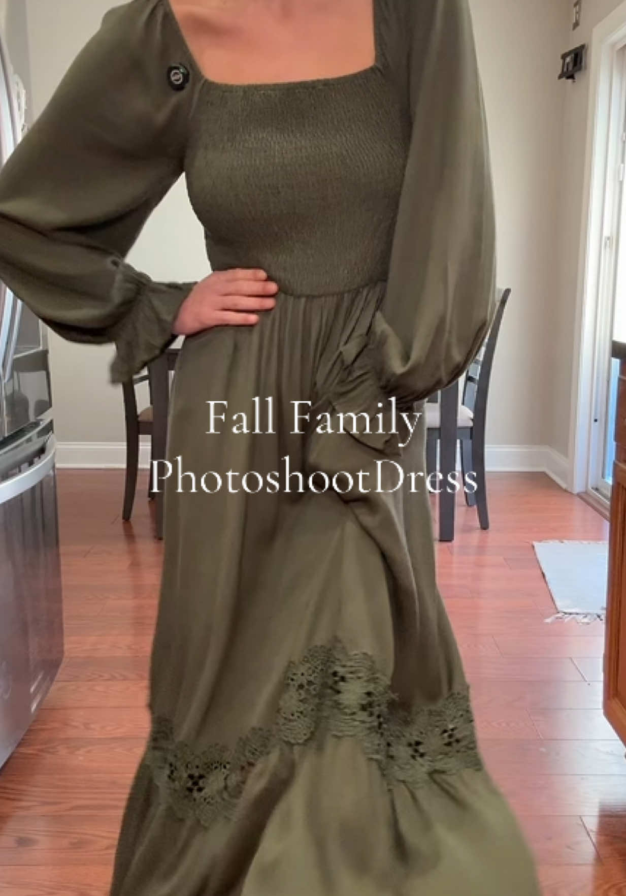 Lovvve this long sleeve maxi in the army green color! So perfect for fall photoshoots!  #familyphotos #dressinspo #longsleevedress #casualmaxidress  #tiktokshopfashioncreator 
