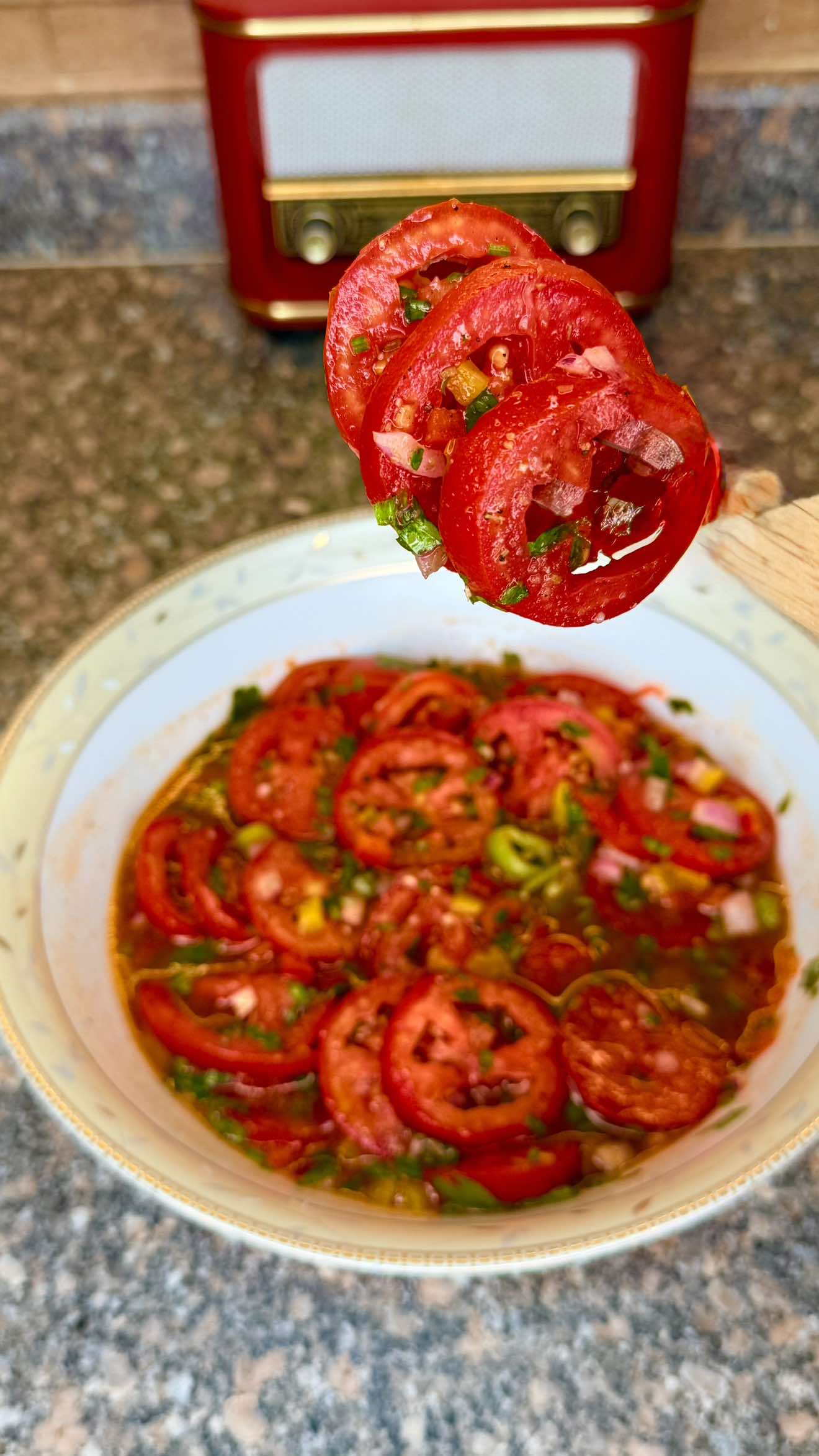 الطبق اللي الكل بيسأل عليه 🗣️😊الطماطم المخلله في دقيقه واحده بس 👌🏻#سوبرماميafaf 