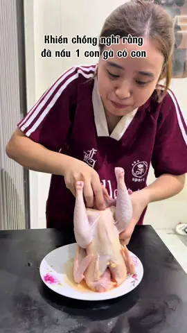 con gà mang bầu