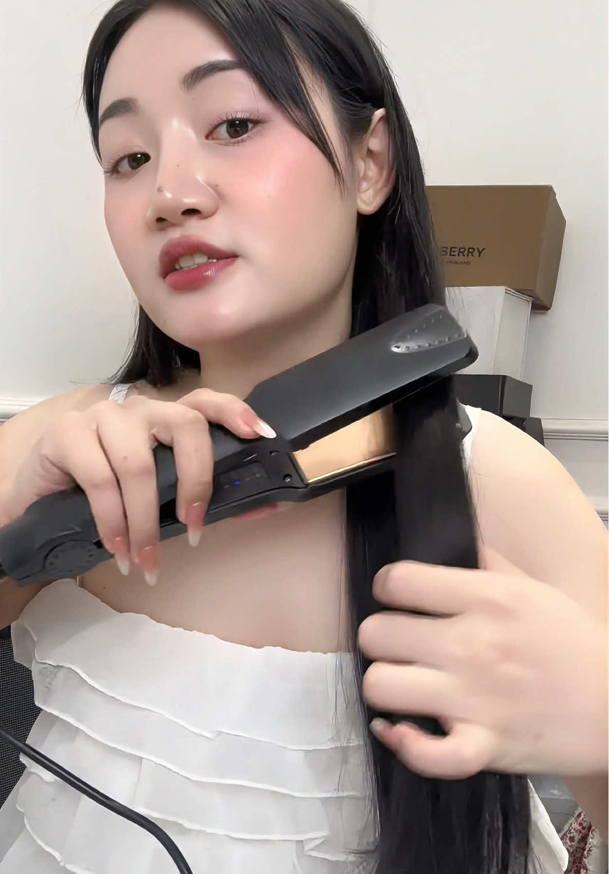 Săn máy duỗi tóc đi mấy bà rẻ vì sale còn nửa giá thôi mà dùng bền cũng sịn phết #hoangmymy #mayduoitoc #mayeptoc #maylamtoc 