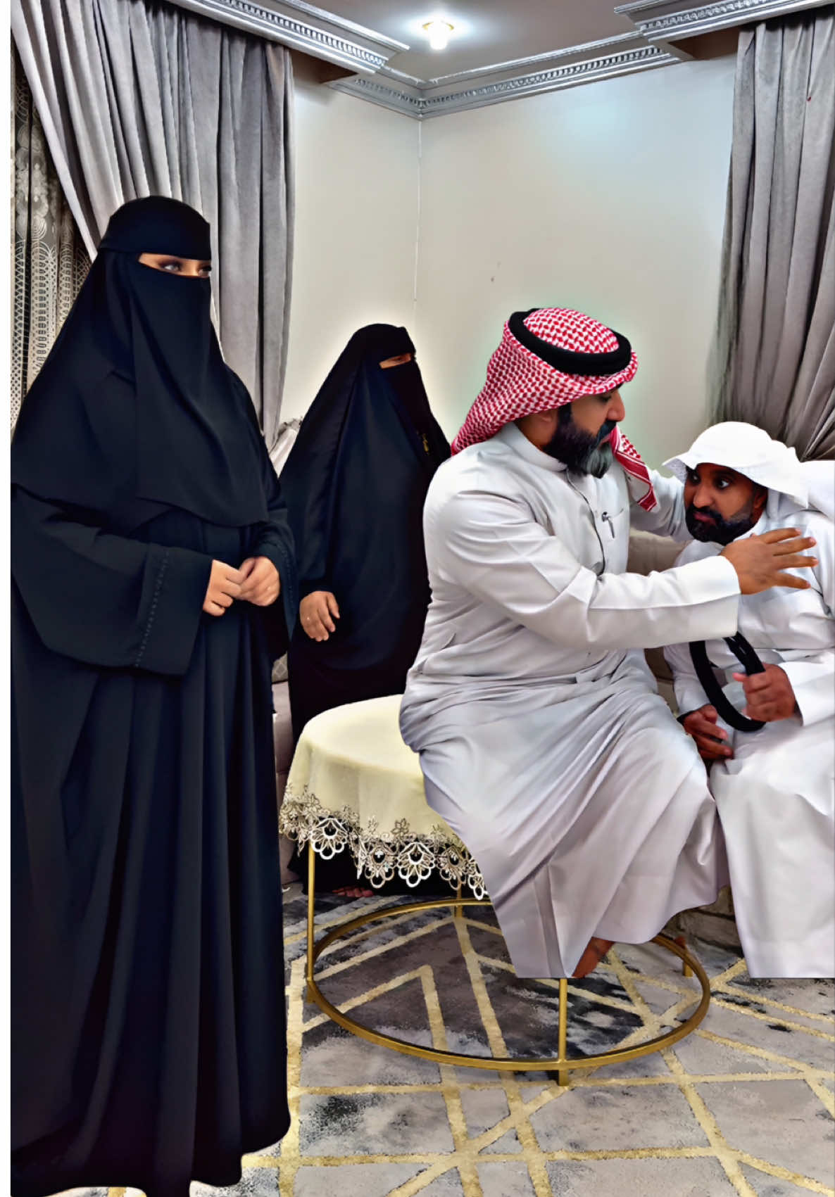 بنت تخطب رجال و ياكلون احلى سويت 