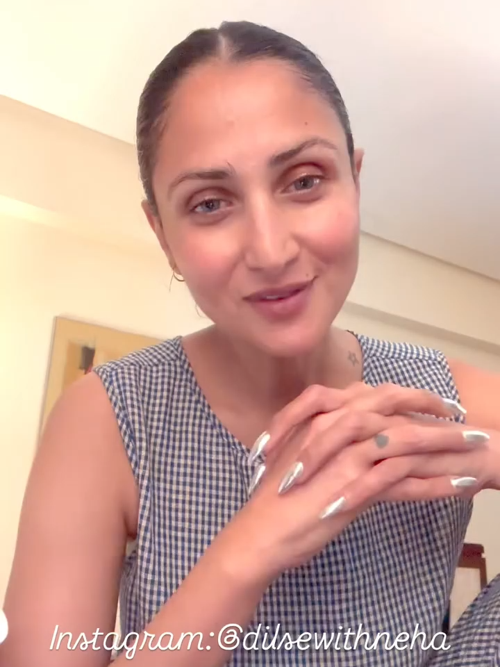 You are allowed to love deeply without losing yourself. You’re allowed to walk away when it feels heavy instead of healing. Not every relationship needs to be a lifelong contract— Some are just passing songs that teach you how to dance freer, softer, louder. You owe no one your compromise when your soul is asking for truth. Live loosely. Love openly. But never forget— You were born to move without chains. Connect with me: 📌 Instagram:@dilsewithneha 📌 YouTube:youtube.com/@dilsewithneha 📌 Facebook:@dilsewithneha #dilsewithneha#motivationalspeaker#StayTrueToYourself #walkawaytoheal #BornWithoutChains#LifeLessons #EmotionalFreedom #DailyMotivation #creatorinsightsearch #foryoupage #trending #fyp