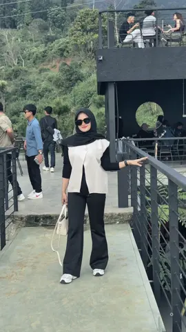 take by ayang😍#CapCut#CapCut #puncakbogor #fypシ゚viral🖤tiktok #puncak  