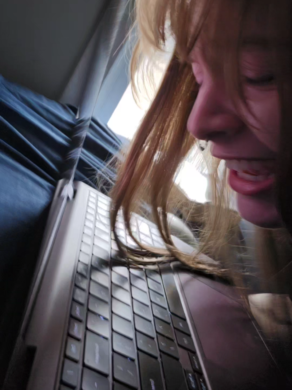 SO grateful it still works, it's been a rough week🤣 #pleasepleaseplease 