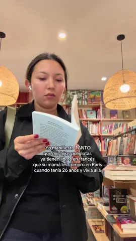 A mis hijos que aún no existen ya les he comprado: libros, ropa y ya les conseguí papá jajaja 🤍 #manifestar 