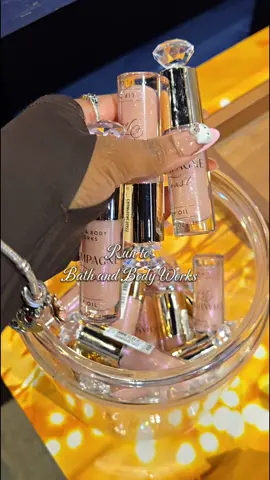The packaging is so pretty🎀@Bath & Body Works #bathandbodyworks #lipoil #glittergloss #champagnetoast #beauty 