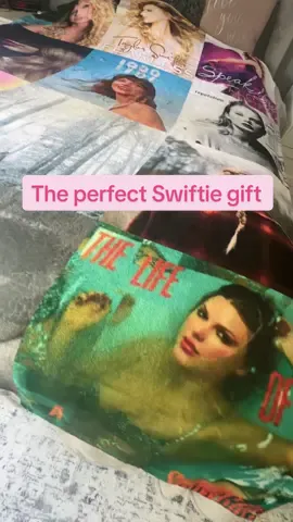 And it’s so soft! It’s literally my favorite 🫶🏻💙 #ts12 #swifttok #swiftie #blanket #taylorswift 