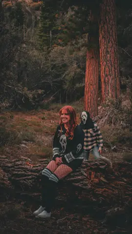 SPOOKY SEASON IS HERE!! #spookyseason #coupleshoot #ghostface #FotoRandom #lasvegas 