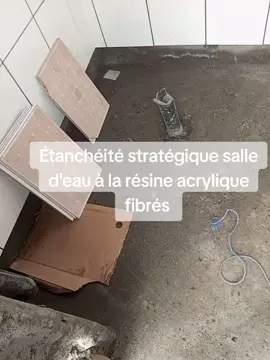 ÉTANCHÉITÉ SALLE D'EAU  #etancheiteterrasse #humidity #etanche #EtanchéitéModerne #resinepoxy #resine #renovation #etancheitemaison #tiktokcameroun🇨🇲 #ConstructionDurable #batiment #etancheiteacrotere #etancheitesalleeau 