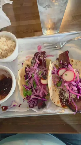 Thalia's first restaurant outing. Absolutely SPECTACULAR girl doing a great job. Nailed a polite low heart rate alert and ignored the people that tried to talk to her. Couldn't gave asked for a better first outing! #sdit #workingdogintraining #germanshepherd #purebredwellbred 