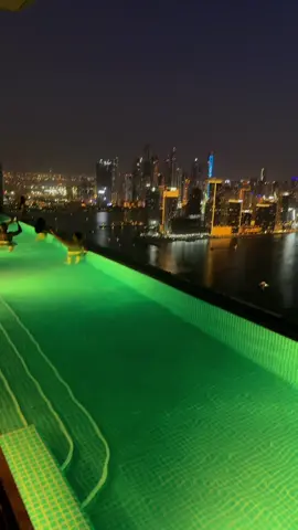 Night life 😎 #fypシ゚viral🖤tiktok☆♡🦋myvideo❤️❤️🥰🥰🥰 #fyp #dubai #tiktok 