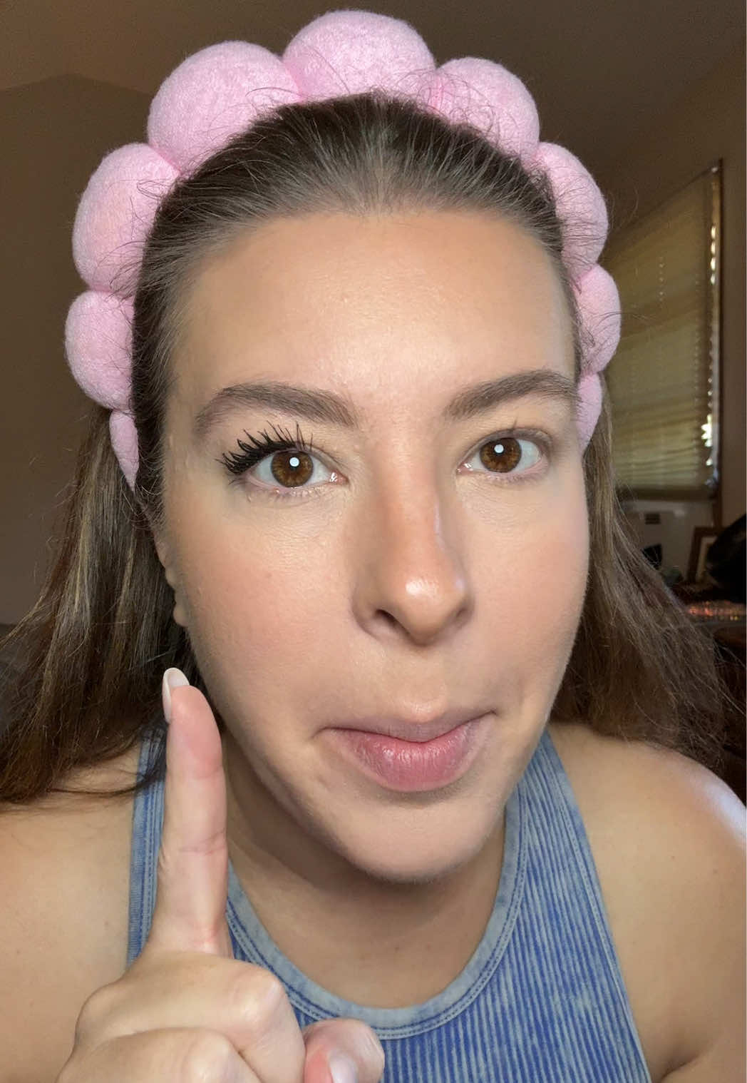 This mascara works incredibly well to curl lengthen and volumize your eyelashes!  #lorealparispartner #mascarareview #makeuptutorial #sensitiveeyes 