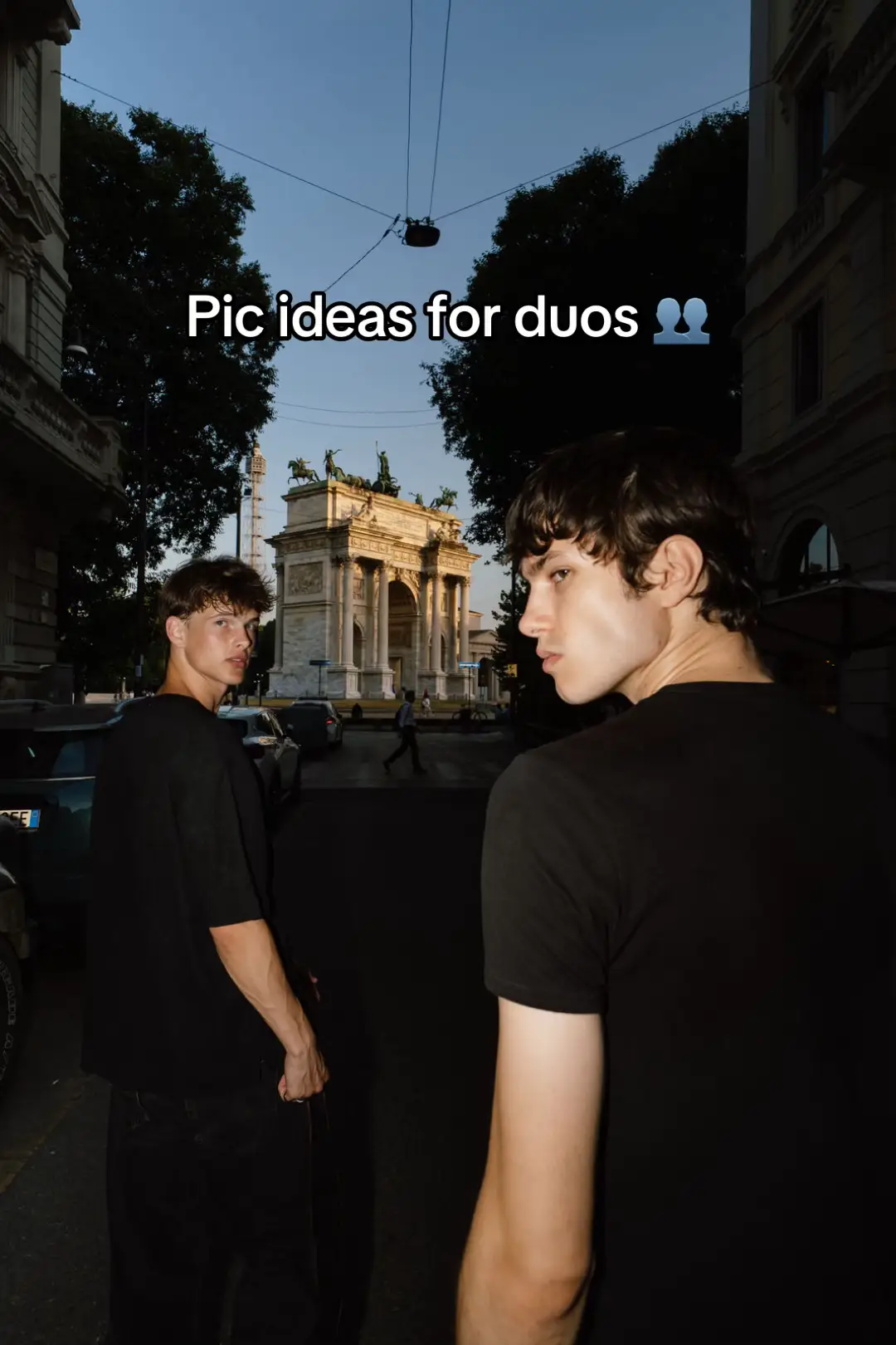 Pic ideas for duos! Which one was your favourite? #picideas #photoshoot #poses 