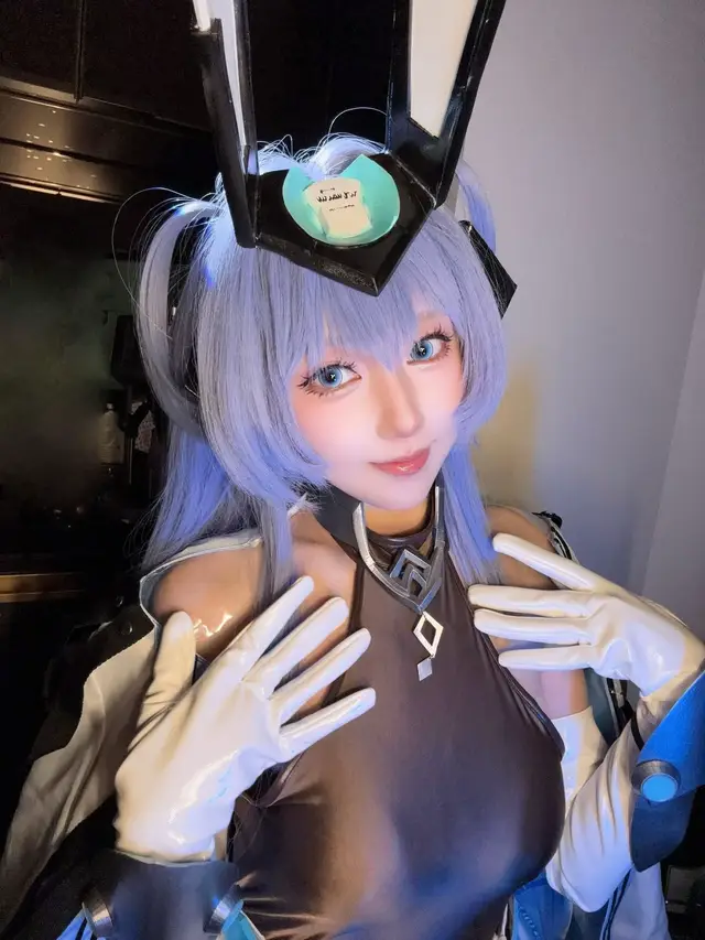 Dạo này anh có thấy mình bị mỏi chân không? Sao cứ đi hoài trong tâm trí em mãi. Mọi người buổi tối vui vẻ nha... của bạn nào vô nhận nè 🥰 . . . . #xhuong #cosplay #coser . #xhuong #cosplay #coser #tramcamxuc抖音 #xinhdep #xh #girlcosplay