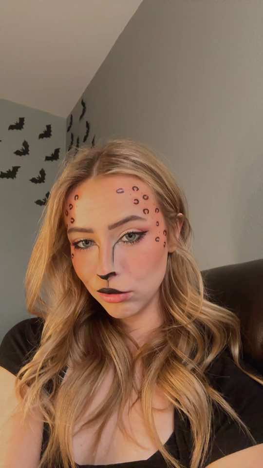 october yk what that meannnssss #foryoupage #facepaintmakeup #halloween #fyp 