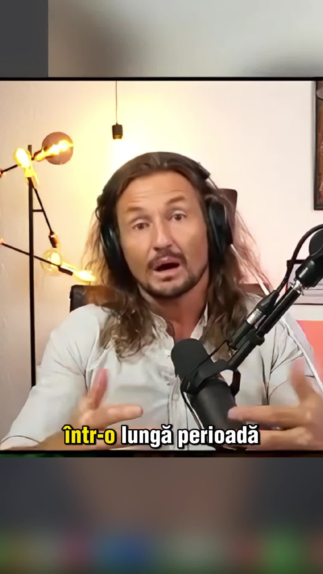 ❤️ Tu cum îți porți inima din copilărie? Dacă în copilărie ai trăit ani de zile sub presiune, stres sau lipsă de siguranță, să știi că inima ta a simțit tot. 🔴 Stresul constant din acei ani fragili lasă urme invizibile: inflamație cronică, tensiune crescută, un sistem cardiovascular mereu în alertă. Ani de zile în care corpul a fost „programat” să se apere → azi, ca adult, plătești prin hipertensiune, palpitații sau oboseală cronică. Vestea bună? Nu ești condamnat. Poți rescrie povestea inimii tale prin: mișcare zilnică relații sănătoase analize regulate și prevenție respirație conștientă și meditație Ai grijă de inima ta. E motorul care a trecut prin tot ce ai trăit. Merită acum să fie protejat, vindecat și iubit. Află mai multe din ghidul cardiovascular gratuit care se află deja pe canalul meu de YouTube! Link în primul comentariu. . . . #DoctorCezar #DrCezar #Sedentarism #Inima #Miscare #Obezitate #CorpulTau #Preventie #StilDeViata #IatiSanatateaInPropriileMaini