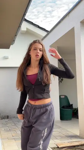 Shakira Shakiiiraaaaa 🩷 check the bio✨ #fyp #viral #shakira #fouryoupage #oldtrend 