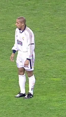 TOP 5 PLAYERS WITH THE MOST POWERFUL SHOTS IN FOOTBALL HISTORY. #shots #fyp #viral #footballtiktok #legend 