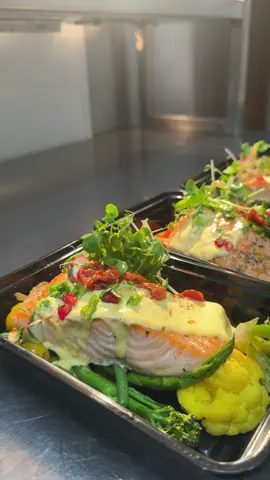 Baked salmon 🐟 #fyp #explore #fish #salmon #takeout 