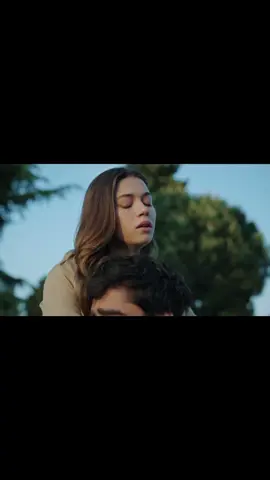 Seyran semble toujours avoir été la pour réconforter Ferit.. 🤍#yalicapkini #afrasaraçoğlu 