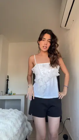 ig: frida.ayup me di cuenta que ando sp quemada😭😭😭 #grwmoutfit #outfitchecks #vlogs #niñas 