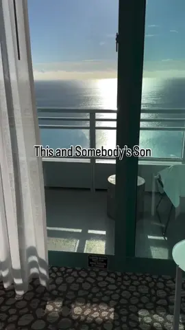 Make sure you book the high floor with the balcony. For the view of course🫶🏾