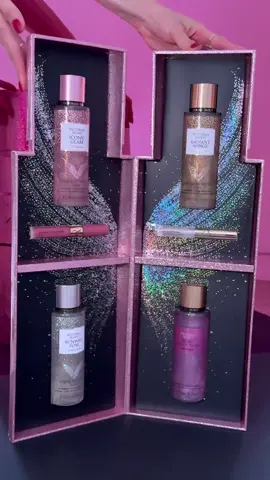 Runway shimmer with a case that doubles as storage? Sign us up. #VictoriasSecret #VSFS #vsfashionshow #mist 