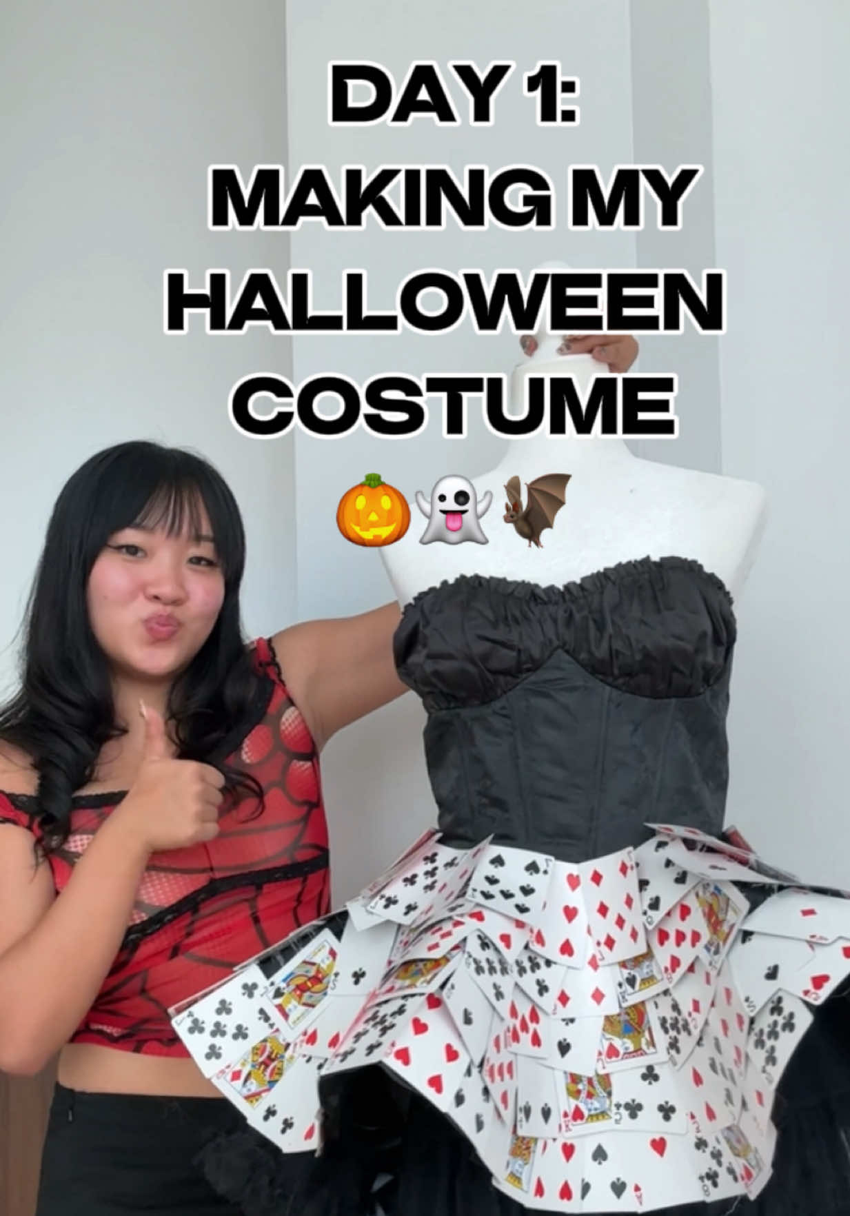 Day 1 of making my queen of hearts Halloween costume!!#halloweencostume #halloweenideas #costumeideas #diycostume #kalitaku 