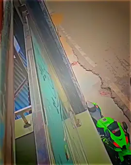 এই দুনিয়াতে একটা ছেলের দুইটা সপ্ন থাকে শখের বাইক কাছে থাকা এবং শখের নারীকে বিয়ে করা...!!🥺❤️‍🩹 #rsnijonvai #nijon #tiktokviral #bdtiktokofficial #foryoupage @TikTok @TikTok Bangladesh @For You 