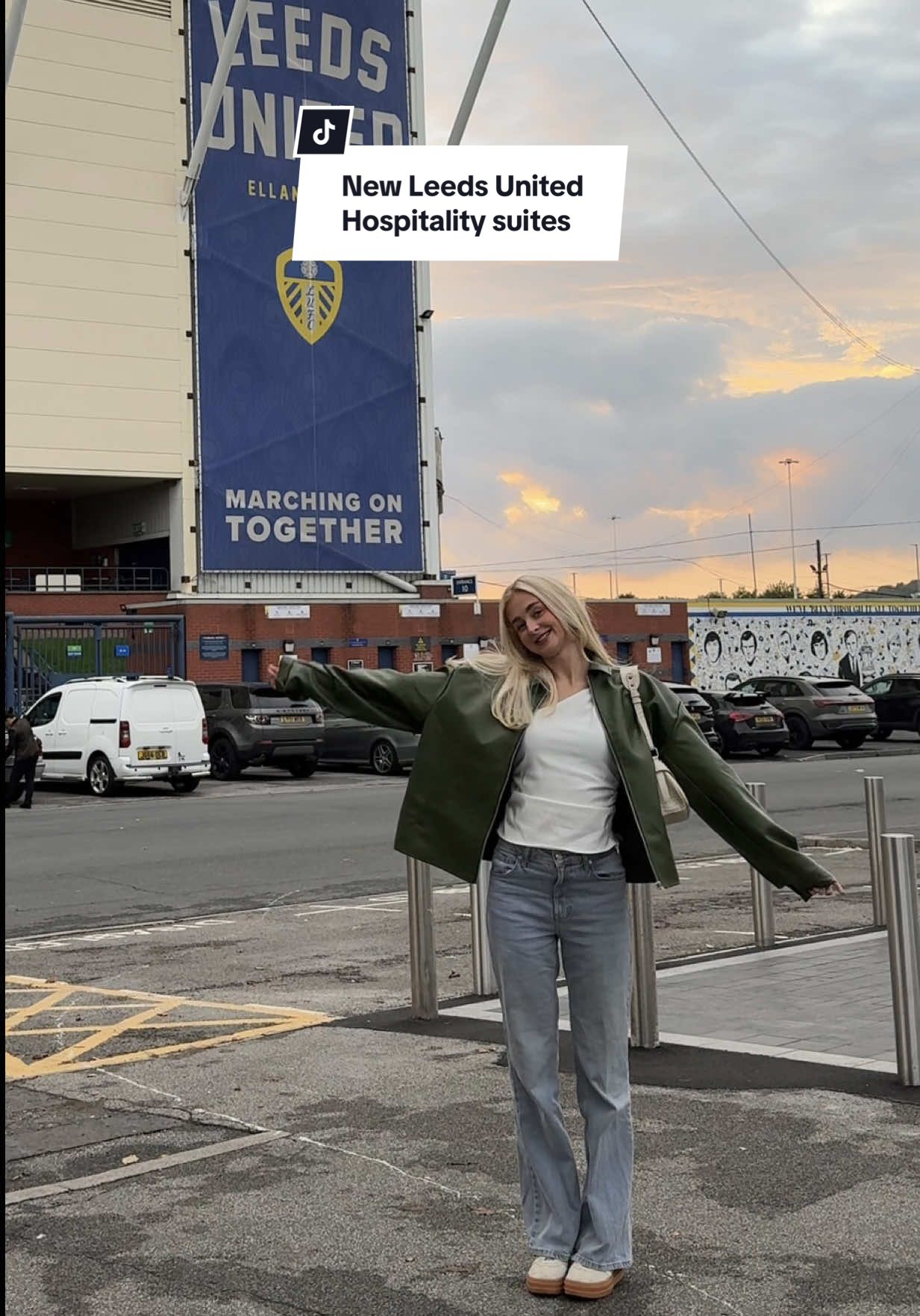 A look at the new hospitality suites with Leeds United! 💙💛  @Leeds United @Pink Gorilla Hairy Lemon  #leedsunitedfc #leeds #alaw #ellandroad #restaurantsinleeds 