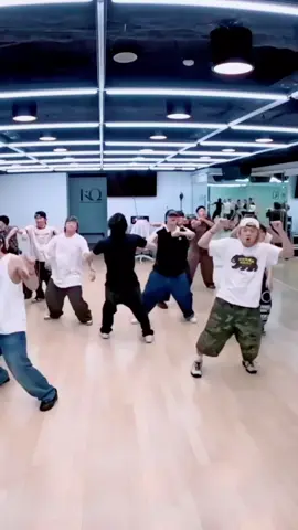 Mingi's Roar Music Video production behind Dance practice  Wolf mode activated 🐺#kpop #mingi #ateez #kpopfy #roar @ATEEZ_Official 