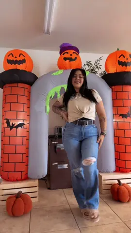 I am no cheerleader! lol but tabuenooooo #pretty #pumpkin #fridayJR 