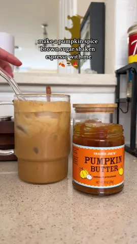 it’s that time of year🍁🍂🎃  #psl #pumpkinseason #fall #coffee #coffeerecipies 