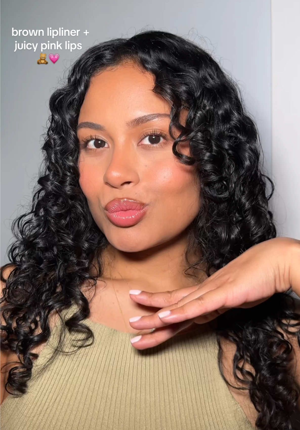 Brown liner and juicy pink lipsss 💗 my fav combo #lipcombo #brownlipliner #pinklipgloss #pinklips #juicylips Products: @Milani Cosmetics lipliner in saucy toffee @Revlon Cosmetics lite lip crayon in take flight @Rare Beauty glossy balm in nearly mauve