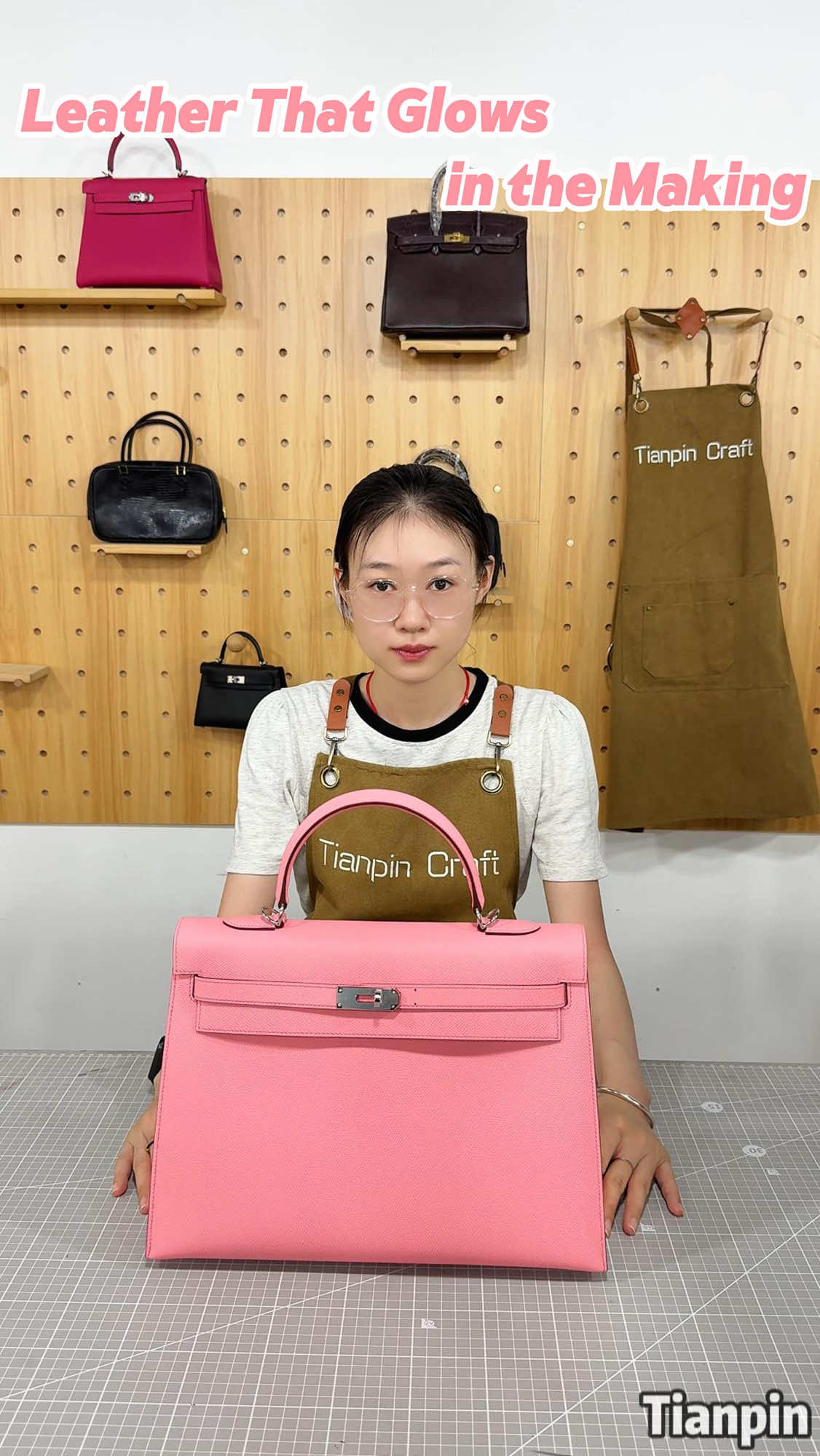 Kl35 lipstick powder EP leather. If you like it, please contact me.#handmade #handcrafted #annahandcraft #bag #luxury 