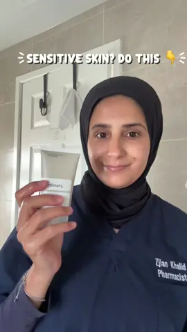 Sensitive skin? Let’s keep it simple 👇 Here are 3 steps to calm sensitivity: 1️⃣ Gentle Cleanser (fragrance-free) 2️⃣ Barrier Cream (ceramides + niacinamide) 3️⃣ Daily SPF (mineral if you react easily) Follow for pharmacist-backed skincare tips 👩‍⚕️ #sensitiveskin #skinbarrier #pharmacist #SkinCare101 #sunscreen   