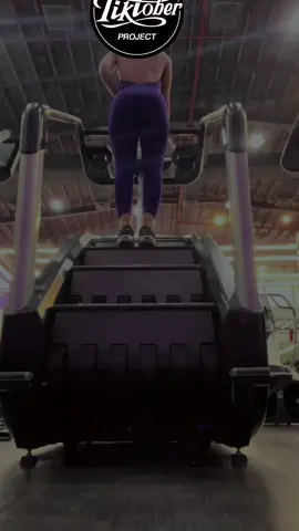 🚶🏼‍♀️🐈‍⬛ #مالي_خلق_احط_هاشتاقات  #fyp #ksa #gym #يوميات_معضال cat_walk