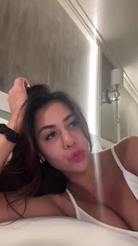 Don’t be shy drop your fav scent in the comments loooool 