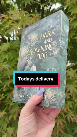 Today this gorgeous book arrived! This gorgeous paperback with sprayed edges was from @Waterstones and it was on sale too! How gorgeous ! #booktokuk #sprayededges #waterstones #bookrec #BookTok 