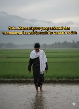 Mencari guru terkenal dan memiliki jamaah yang banyak itu sangatlah mudah, tapi mencari guru yang bisa mengidupkan hatimu dan membimbingmu untuk belajar mengenal Nya itu yang sulit. Mereka laksana mutiara yang berkilau yang berada di dasar laut. #nasehatulama  #nasehathidup  #belajaragama  #mursyid 