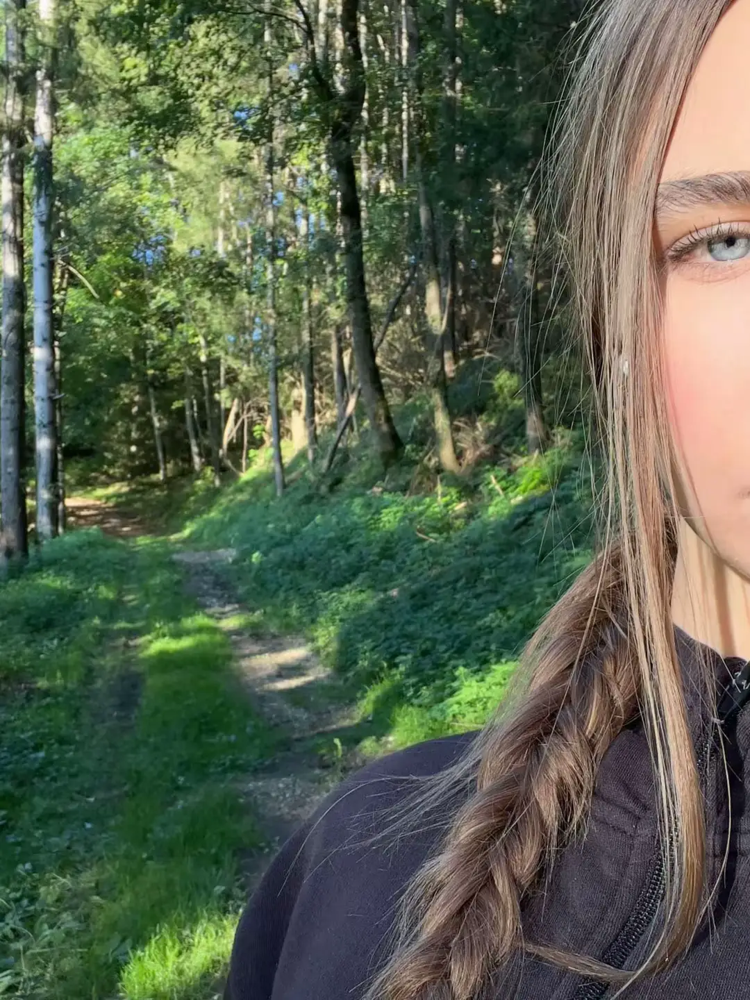 #healthfood #brunette #nature #countryside #tradwife 