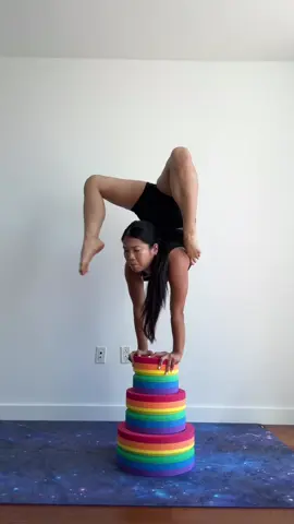 Depending on the shape, you might be able to go from cheststand to handstand overnight. But in my particular example there was about 2-3 years in between learning the snapped cheststand to the snapped handstand. 🥹 As always with contortion and handstands, things take time but it’s always so rewarding! Comment your questions down below and tag me if you do try this out bc I love seeing all your gains! 💪🏼