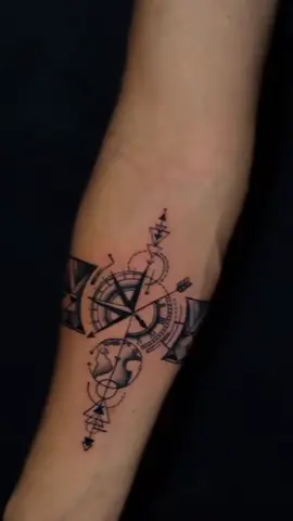 follow me on insta for bookings tattoos in dubai 🇦🇪🇦🇪🇦🇪#uae🇦🇪 #satwa #tattoo_artist_dubai1 #unfreezmyaccoun🙏🙏🙏 