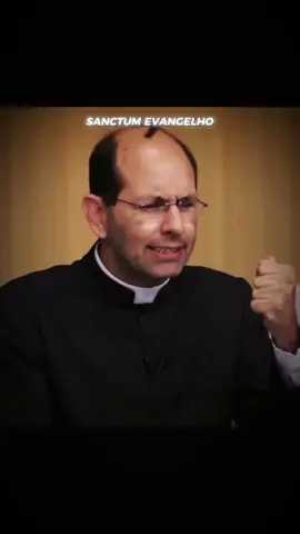 🛡⚔️ Muitos tentam justificar a masturbação dizendo que ‘é algo natural’, ‘todo mundo faz’ ou que ‘não tem nada de mais’. Mas a verdade é que essa prática não traz paz, só um prazer passageiro seguido de culpa, vazio e afastamento de Deus. A masturbação não liberta, ela prende. Cria um ciclo de vício e distração que enfraquece a vontade, apaga o foco espiritual e distancia o coração do amor verdadeiro. Não existe desculpa quando o que está em jogo é a pureza da alma. O corpo deve servir ao espírito — e não o contrário. 👉📚 Se você luta contra a masturbação, a pornografia ou o desânimo espiritual, existe um caminho de libertação. Descubra no link da bio. ✝️ Gostou? 𝗦𝗶𝗴𝗮 o nosso perfil e fortaleça sua alma todos os dias! #jesus #igrejacatolica  #catolicismo 