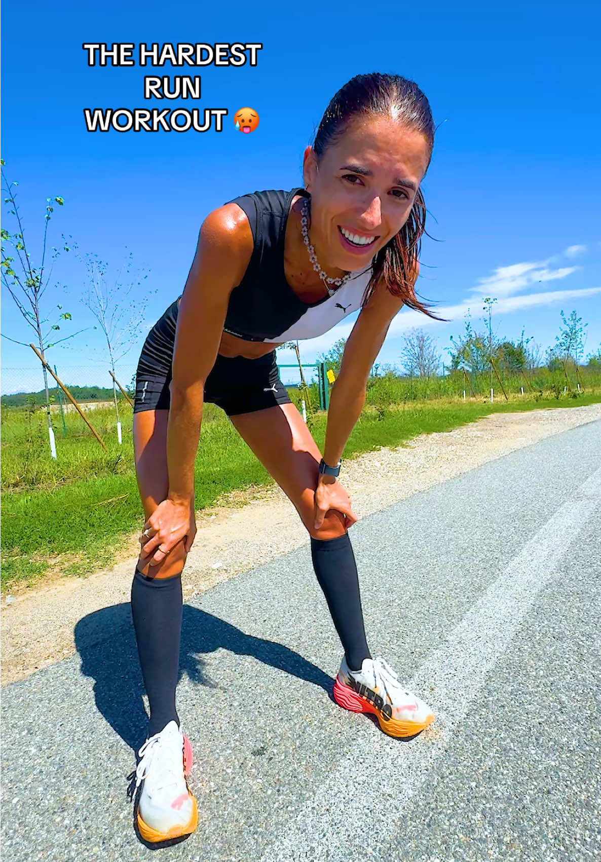 THE HARDEST RUN WORKOUT 💪🥵 This workout helps you to become mentally stronger, as you never slow down enough to recover! These are the blocks, with NO REST in between: - 4 km warm up at 5’:08”/km - 4x 2 km at 4’:05”/km - 1 km at 4’:18”/km - Last km at 4’:12”/km - 17 km in total with a medium pace of 4’:24”/km Great feelings 👍 Day 73/84 Chicago Marathon Training 🤩 Keep staying focused 🙏🏻 #Running #marathon #motivation #inspiration #runner 