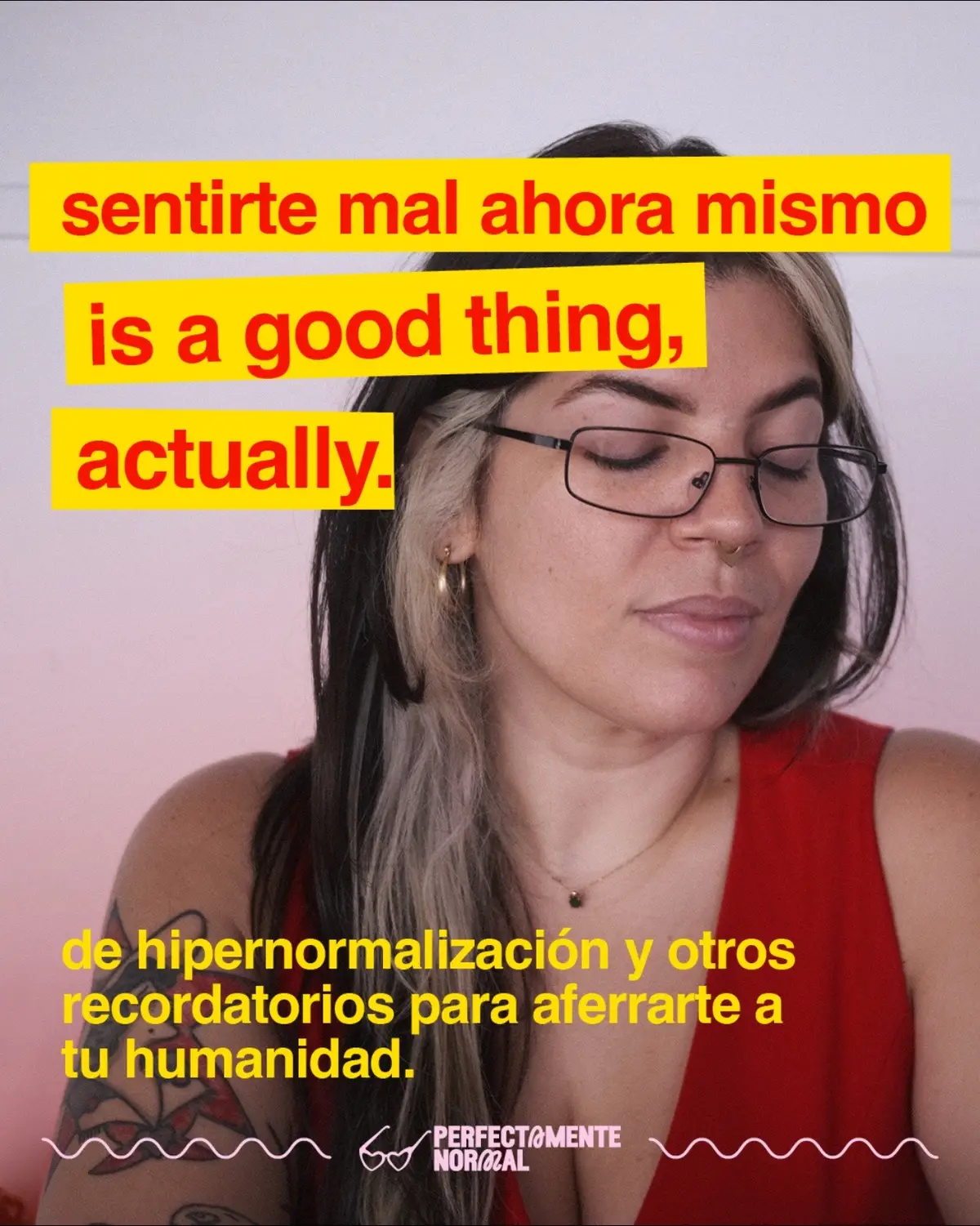 todos los días se complican más — todos los días combato la desesperanza al ver el mundo tan absurdo.  entre lo sin sentido, se encuentra el propósito. lee la entrada completa en mi blog. ❤️‍🩹 #perfectamentenormal #crisisexistencial #hipernormalización #hypernormalization #girlwithablog 