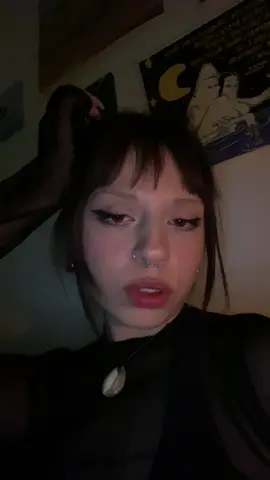 Bugun yesil sulufat sevgilisi siteyi darlamak yapiyor