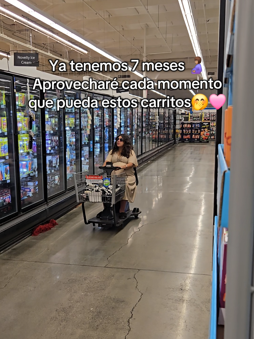 Jamás imaginé lo cómodos que eran éstos carritos, incluso desde los 5 meses podia ya usarlos🥹🩷🐣🐣 #walmart #embarazadastiktok #cansada #viral #parati @🌹👑Rey&Maria👑🌹 