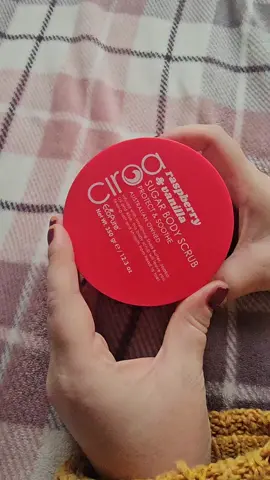 @Ciroabeautyuk sugar body scrub is a must have 🤩 full disclosure this trend is harder than it looks 😅😅😅 #ciroa #bodycare #sugar #scrub #smallcontentcreators @ciroabeauty 